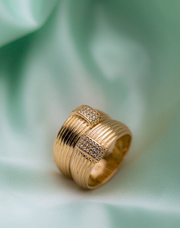 Luxe à votre doigt : les bagues qui émerveillent